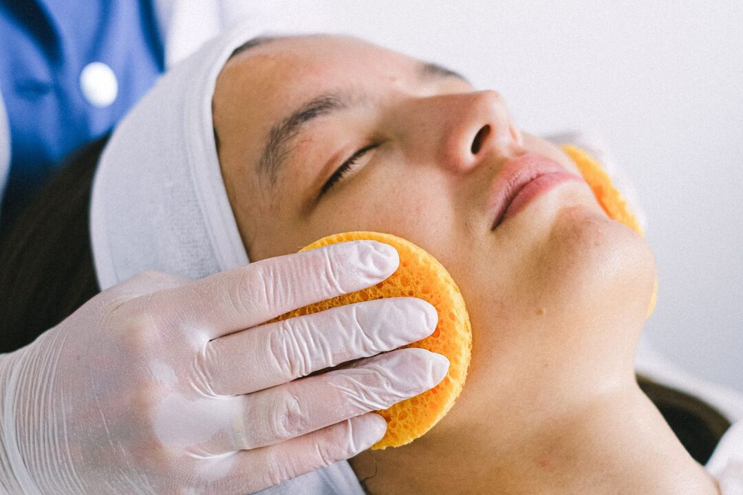 Дълбоко почистване на кожата на лицето - необходима процедура от 30 -годишна възраст