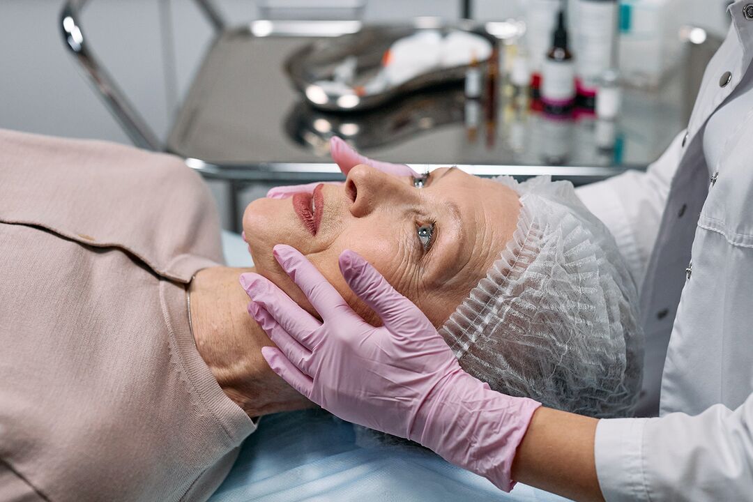 Подготовка на кожата на лицето за дълбоко обновяване, което е необходимо от 50 -годишна възраст
