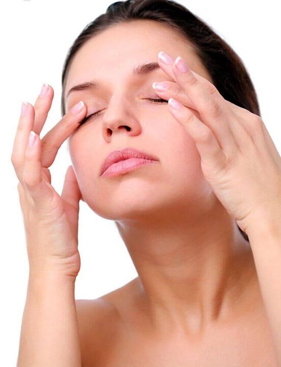 масаж на кожата около очите за подмладяване