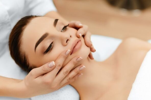 Плазменото подмладяване на лицето може да се комбинира с масаж след заздравяване на кожата